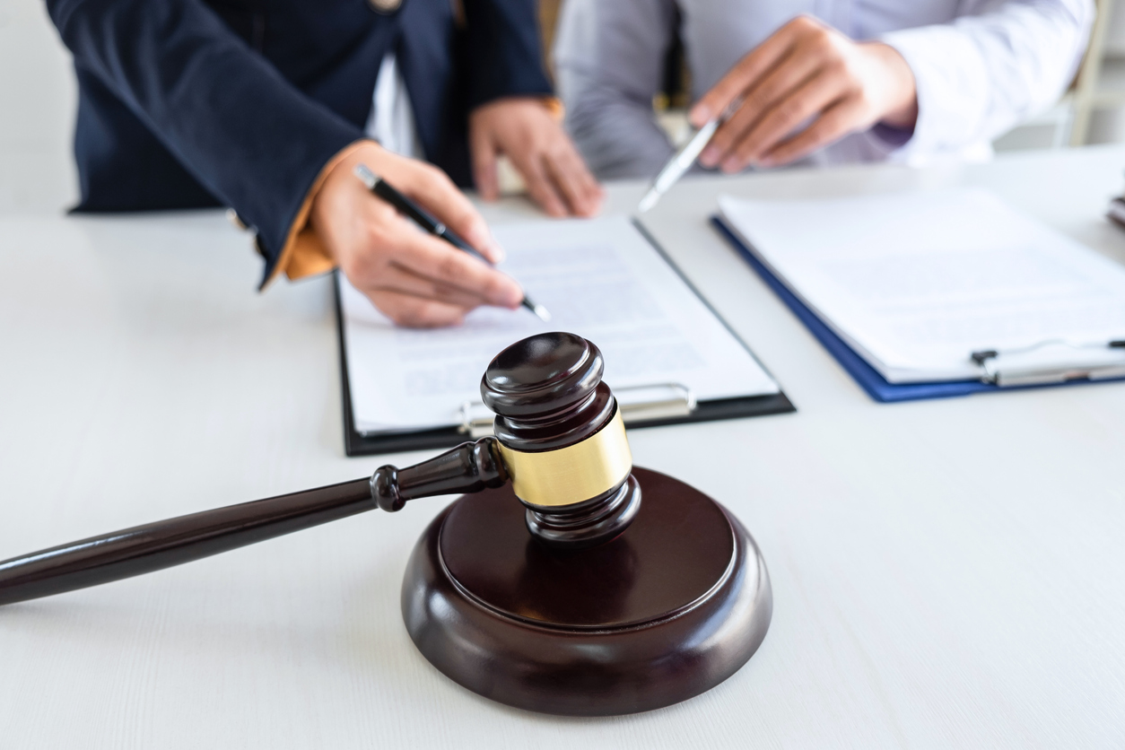 What Is the Difference Between a Lawyer and an Attorney?