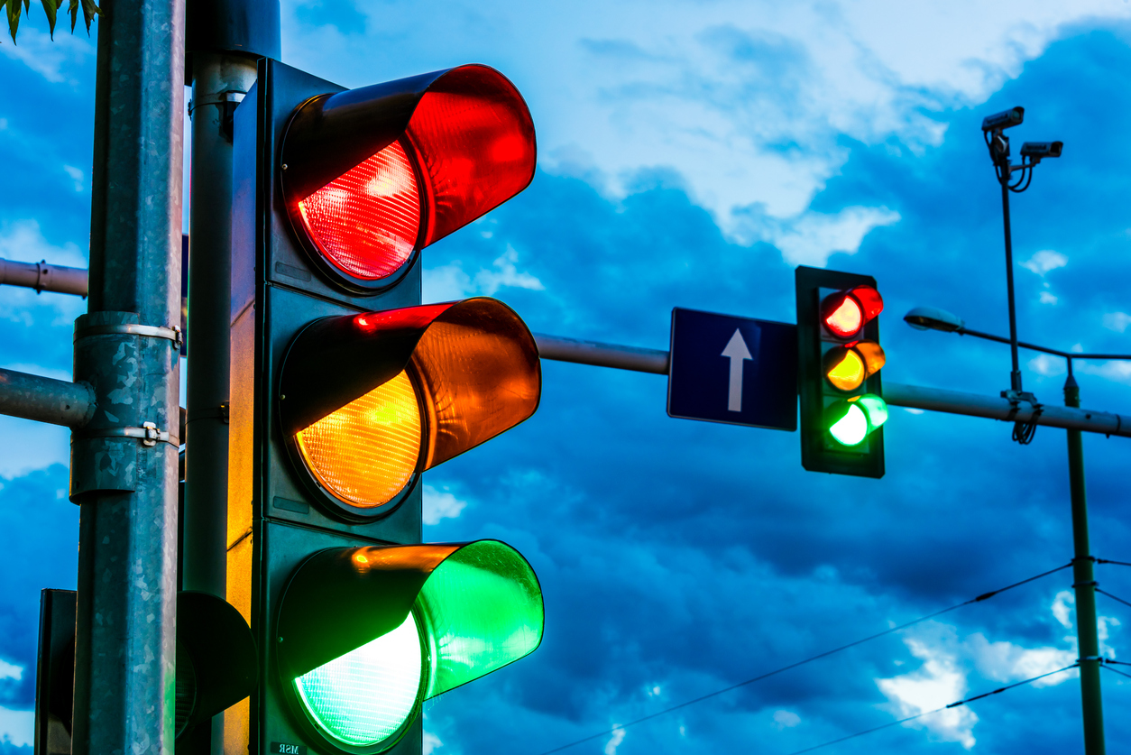 Is it Legal to Run a Yellow Light in Charlotte, NC?
