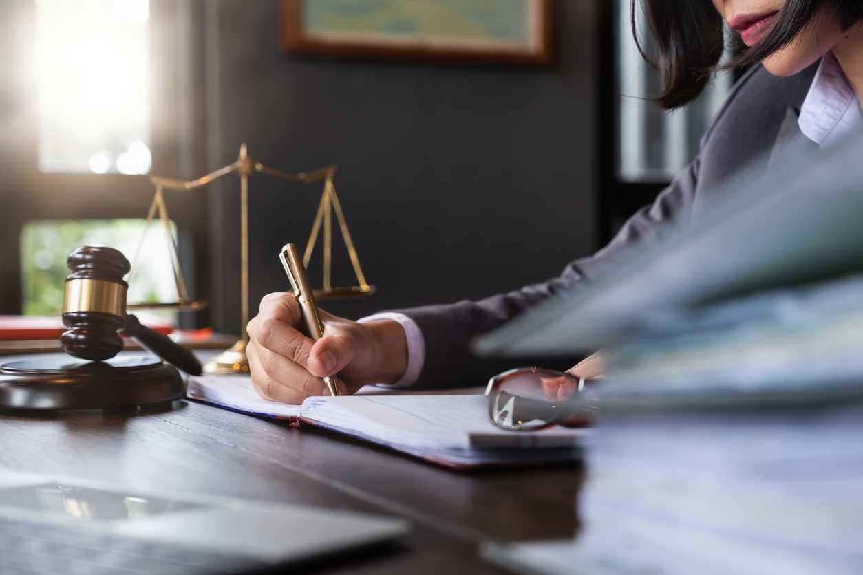 Basic Personal Injury Settlement Breakdown: How Much Goes in My Pocket?