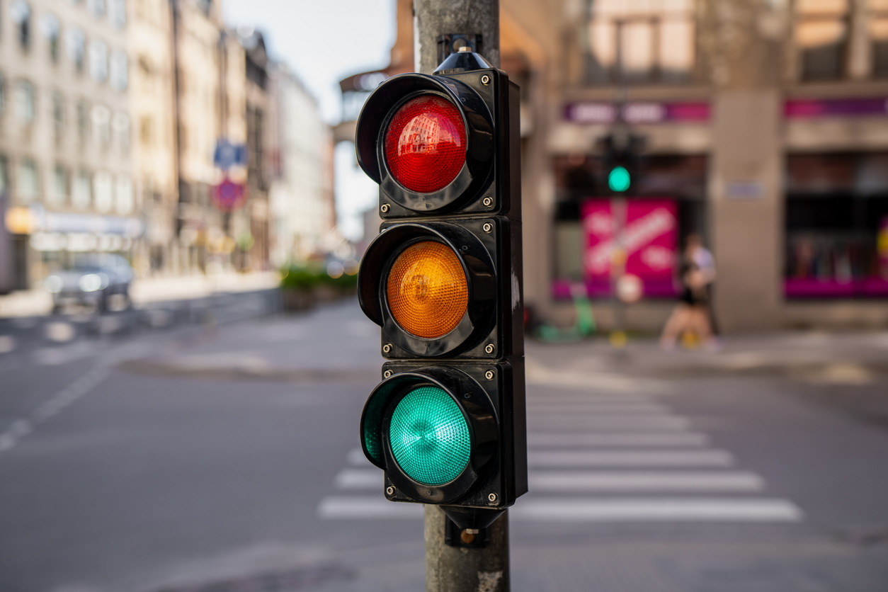 What to Do at an Intersection with Flashing Lights? 